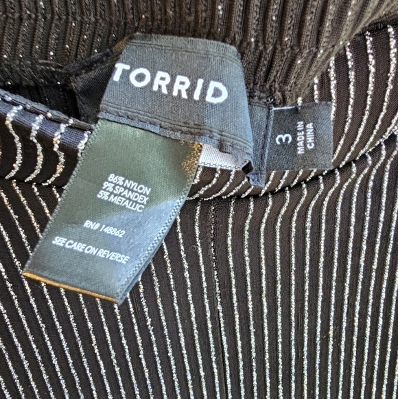 Torrid Black and Silver Gold Wide Leg Pants Stretchy Pull On Elastic Waist - Picture 5 of 6